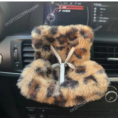 Labubu Car Doll Seat – Cute Safety Seat & Air Vent Decoration (15–17cm Dolls)